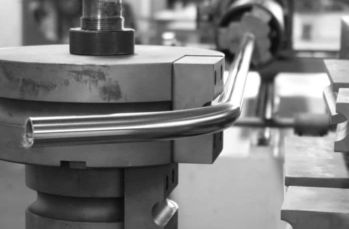 jak wygiąć rurę stalową