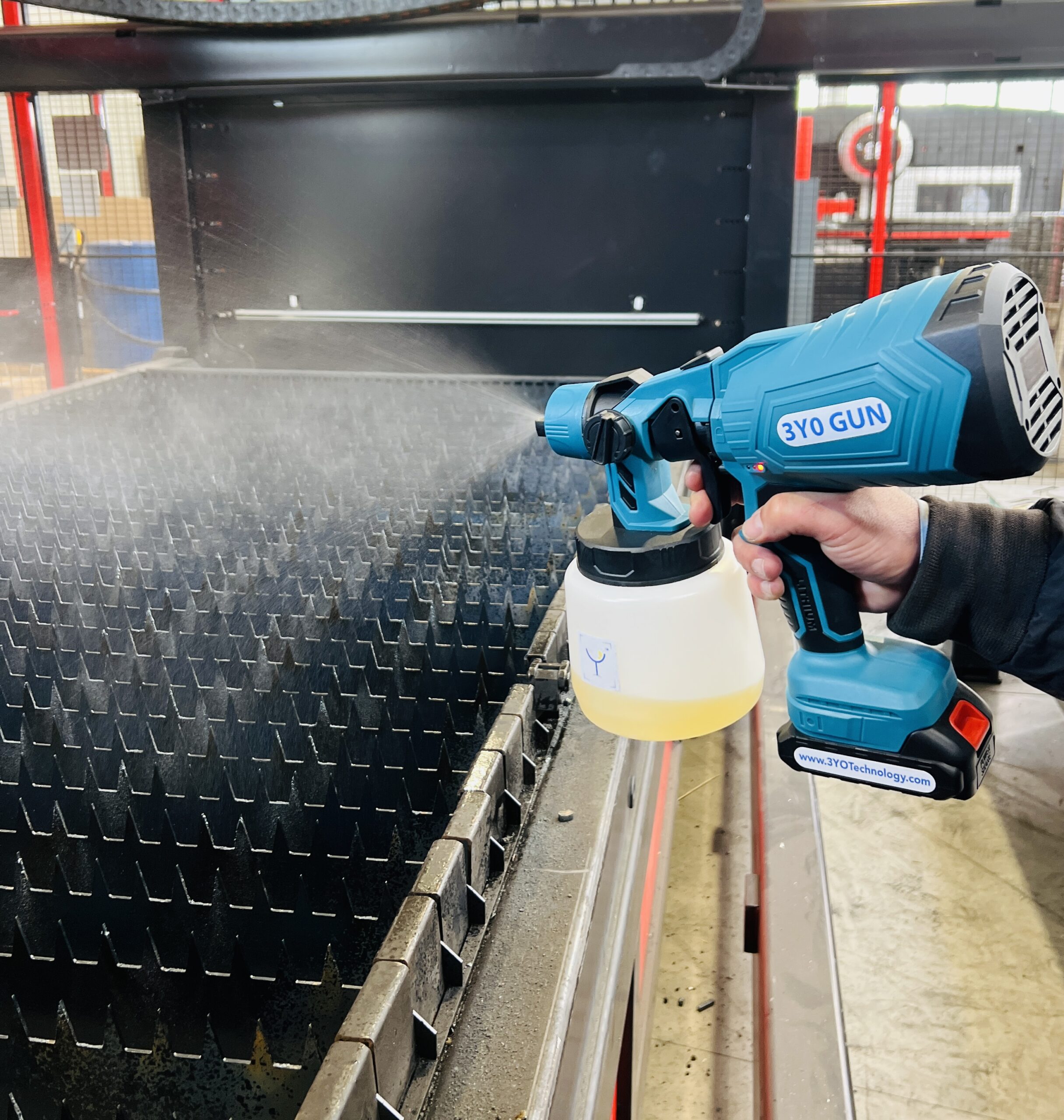 Jak wydłużyć czas pracy wycinarki laserowej do blachy Solution Trade