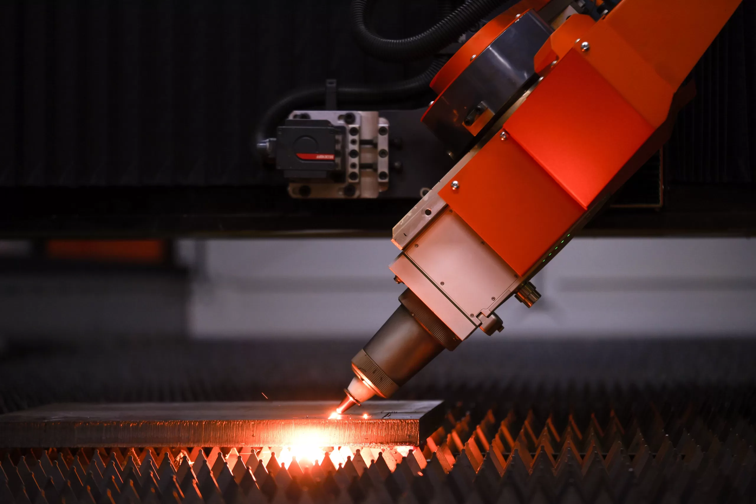 światłowodowa wycinarka laserowa fiber do blach NUKON Solution Trade